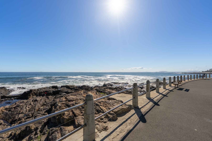 3 Bedroom Property for Sale in Sea Point Western Cape